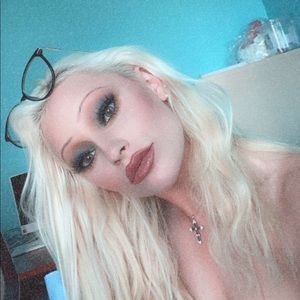 Meet your Posher, Alma